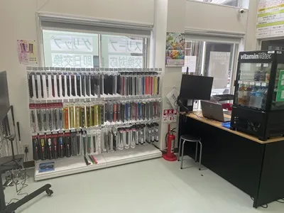 FUSION GOLF店頭ショップの様子（グリップを展示）
